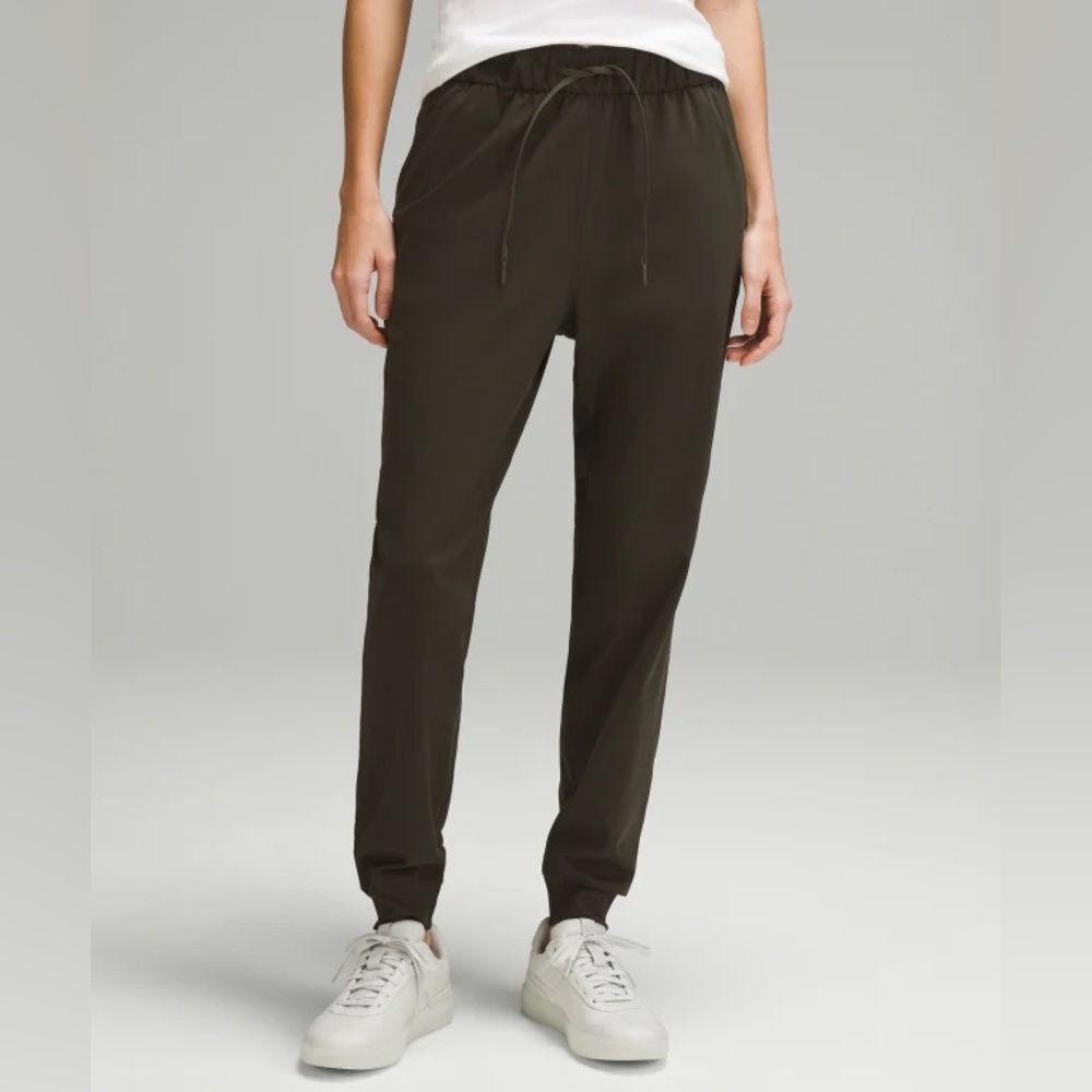 Lululemon Stretch High-Rise Jogger